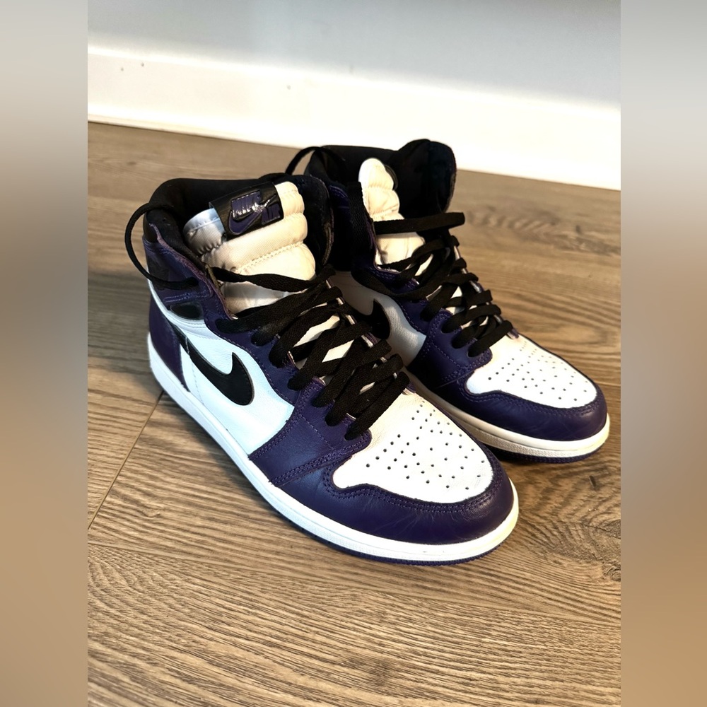 Air Jordan 1 Retro High OG 'Court Purple 2.0'
Size men 8 // Eu 41